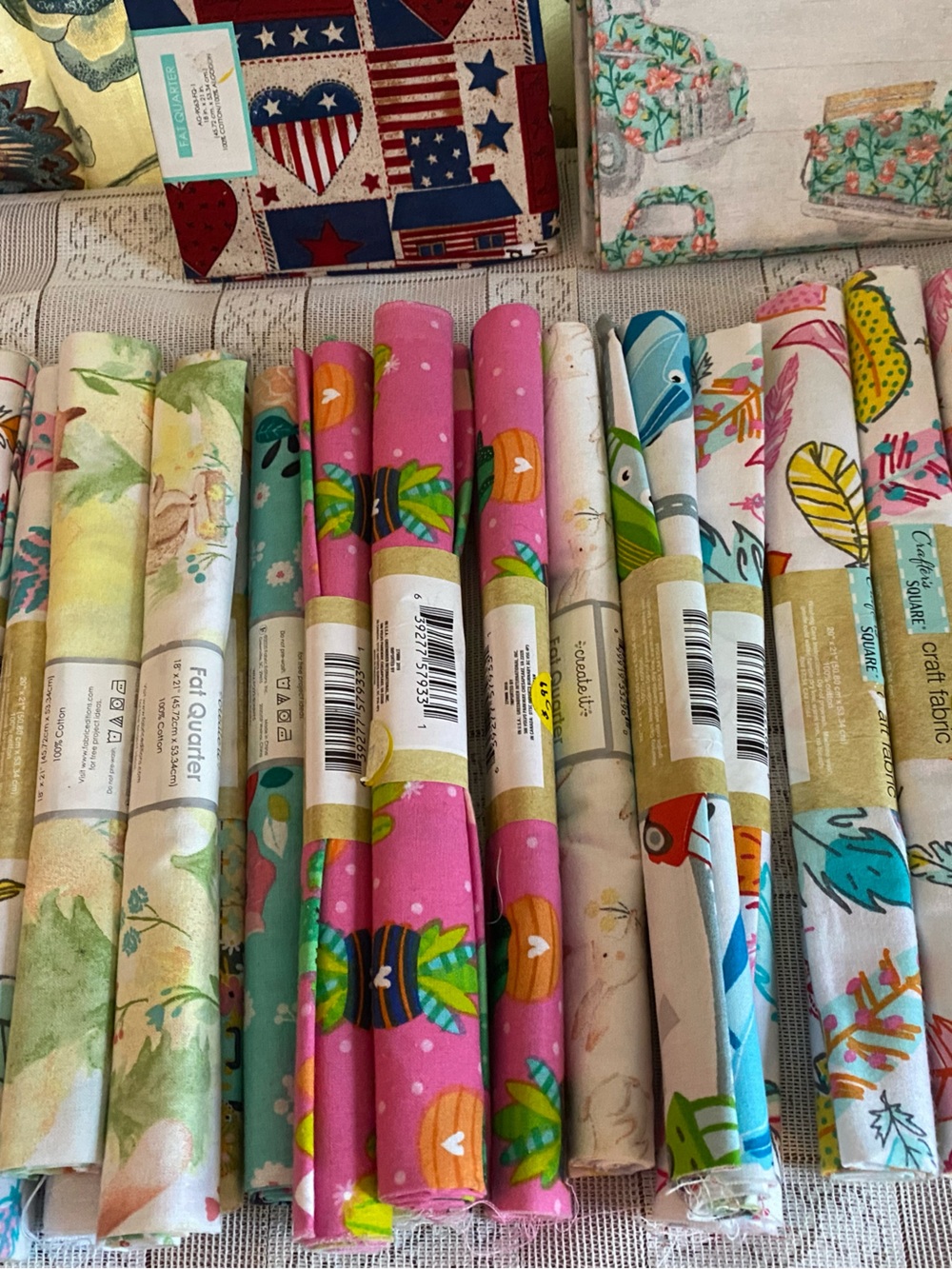 NWT 25  Fat Quarters & 1 Yd Craft Cotton Fabric Bundle